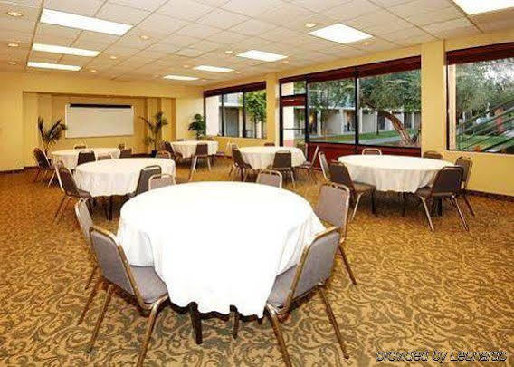 Quality Inn & Suites Downtown 凤凰城 餐厅 照片